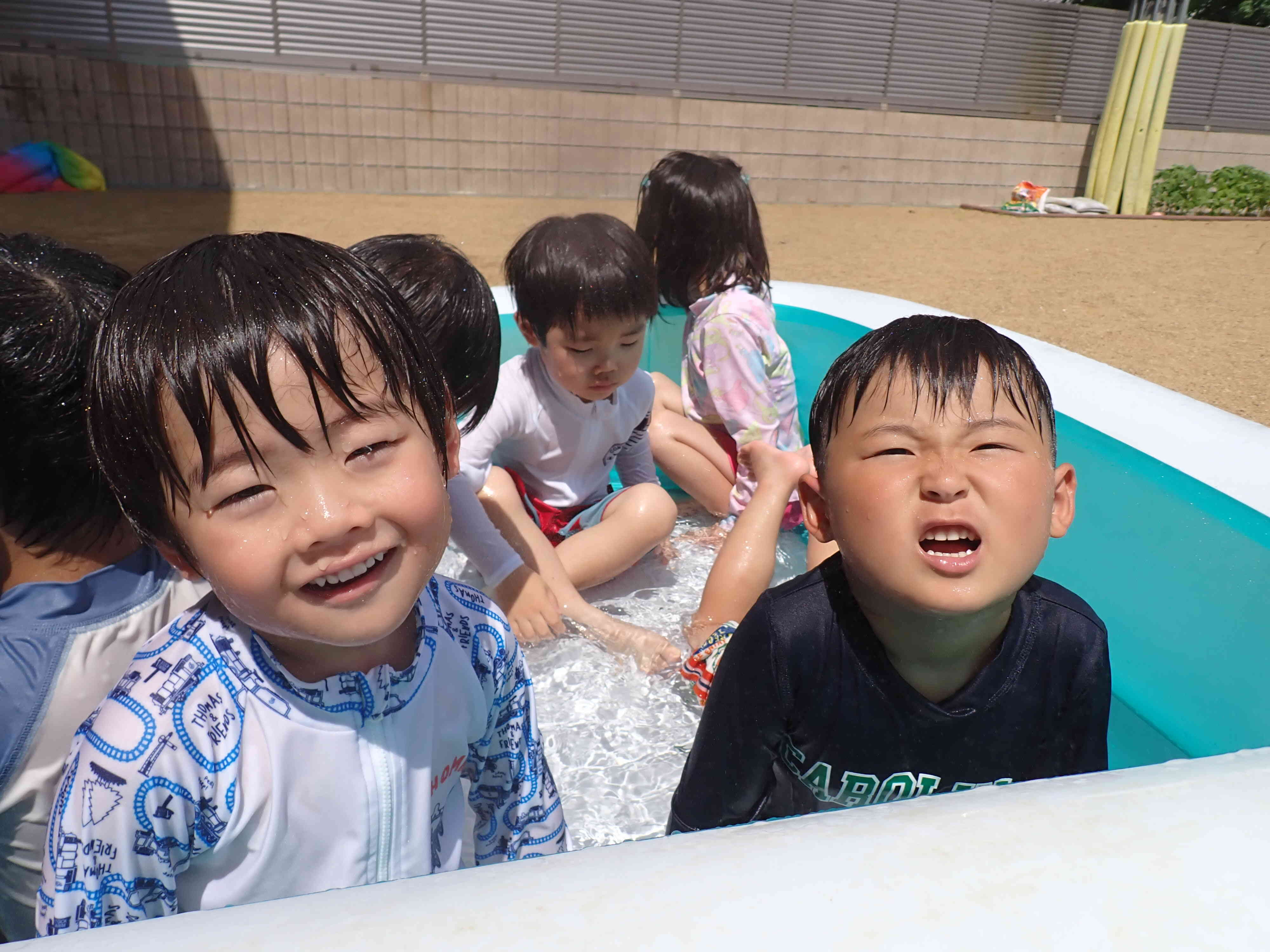 プール遊び（きりん・ぱんだ組）｜ニチイキッズ天理川原城保育園